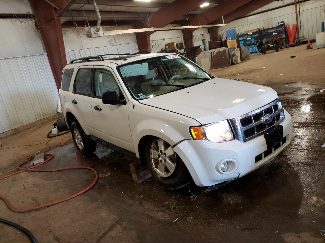 2010 Ford Escape Xlt - Image 4