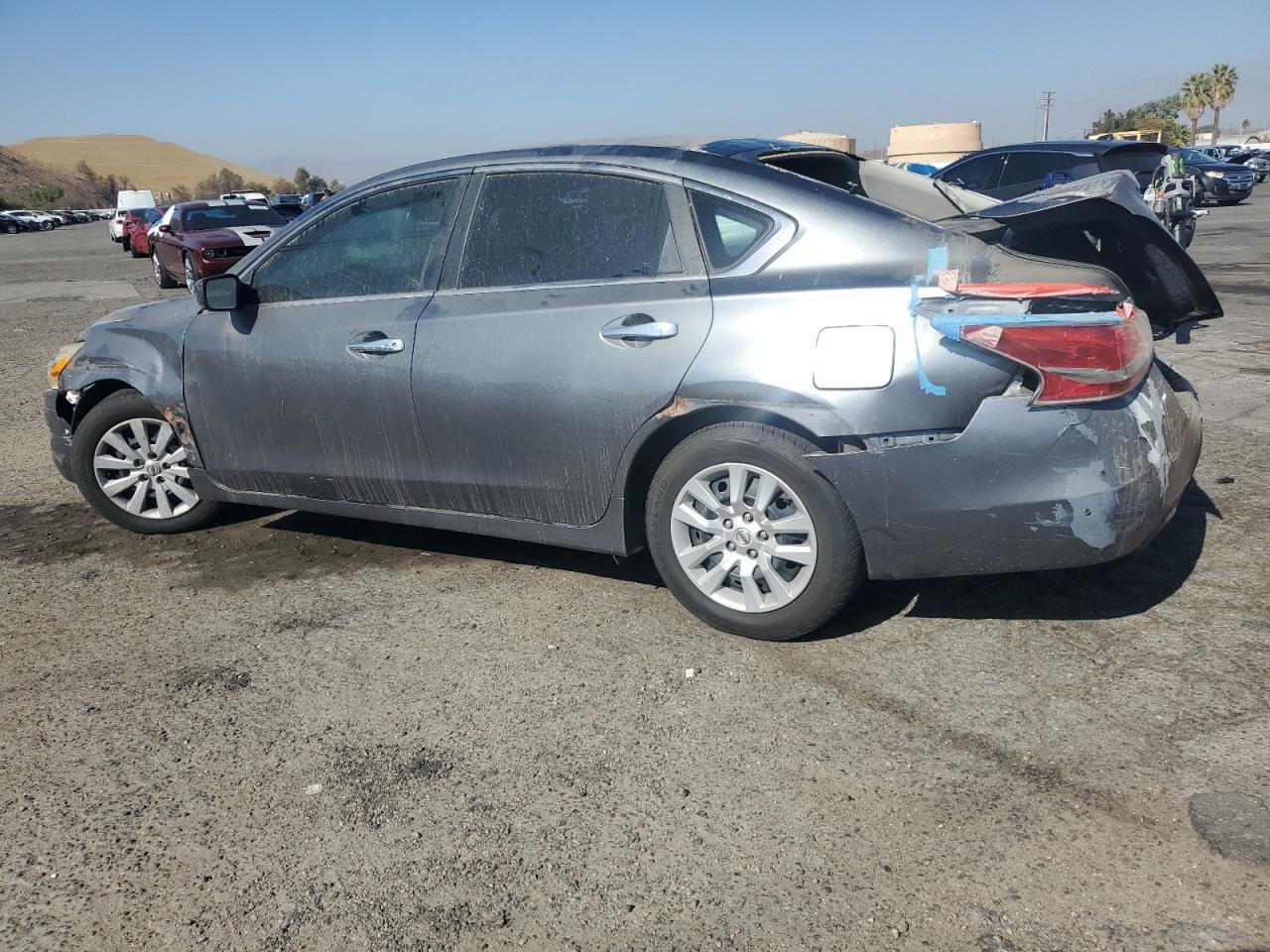 2015 Nissan Altima 2.5 - Фото 2