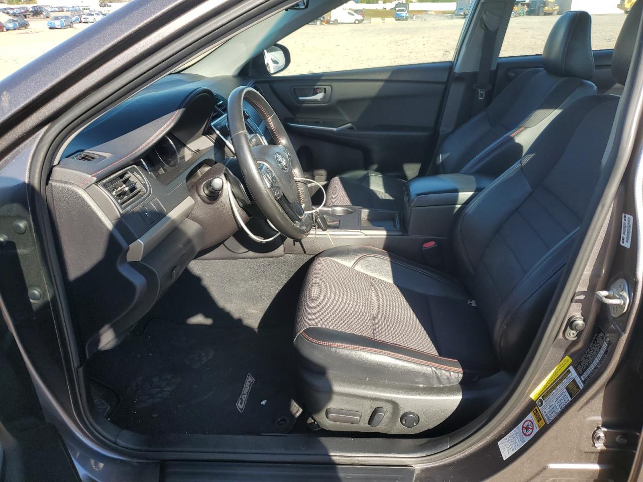 2016 Toyota Camry Le - Фото 7
