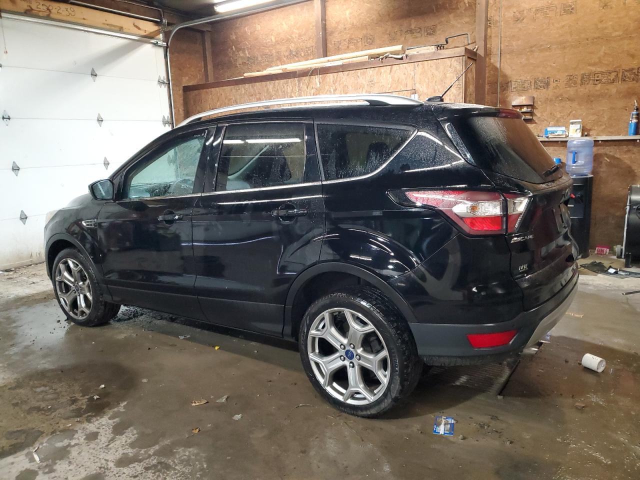 2017 Ford Escape Titanium - Фото 2
