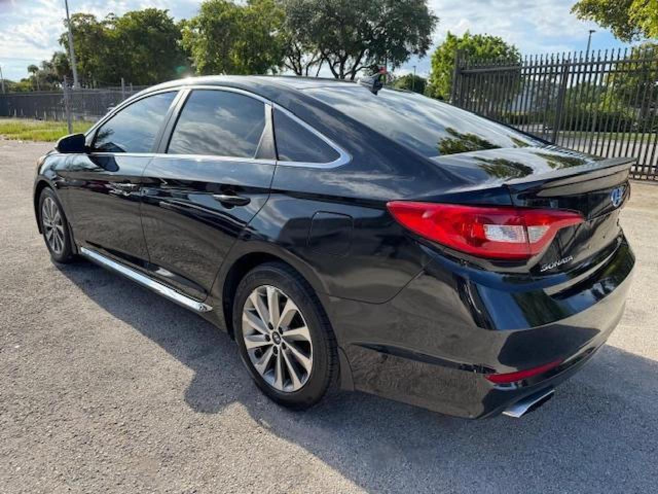 2016 Hyundai Sonata Sport - Фото 2