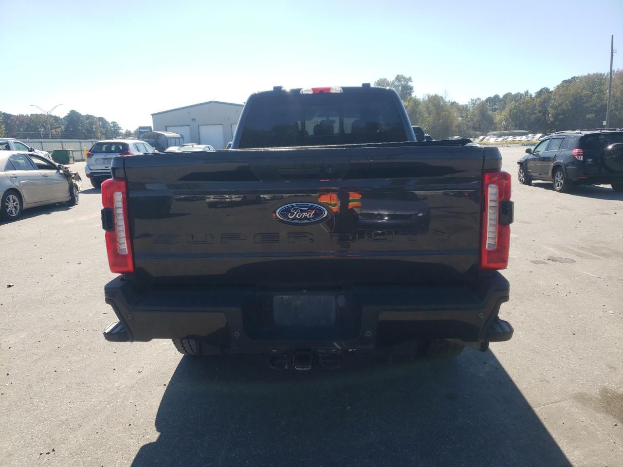 2024 Ford F250 Super Duty - Фото 6