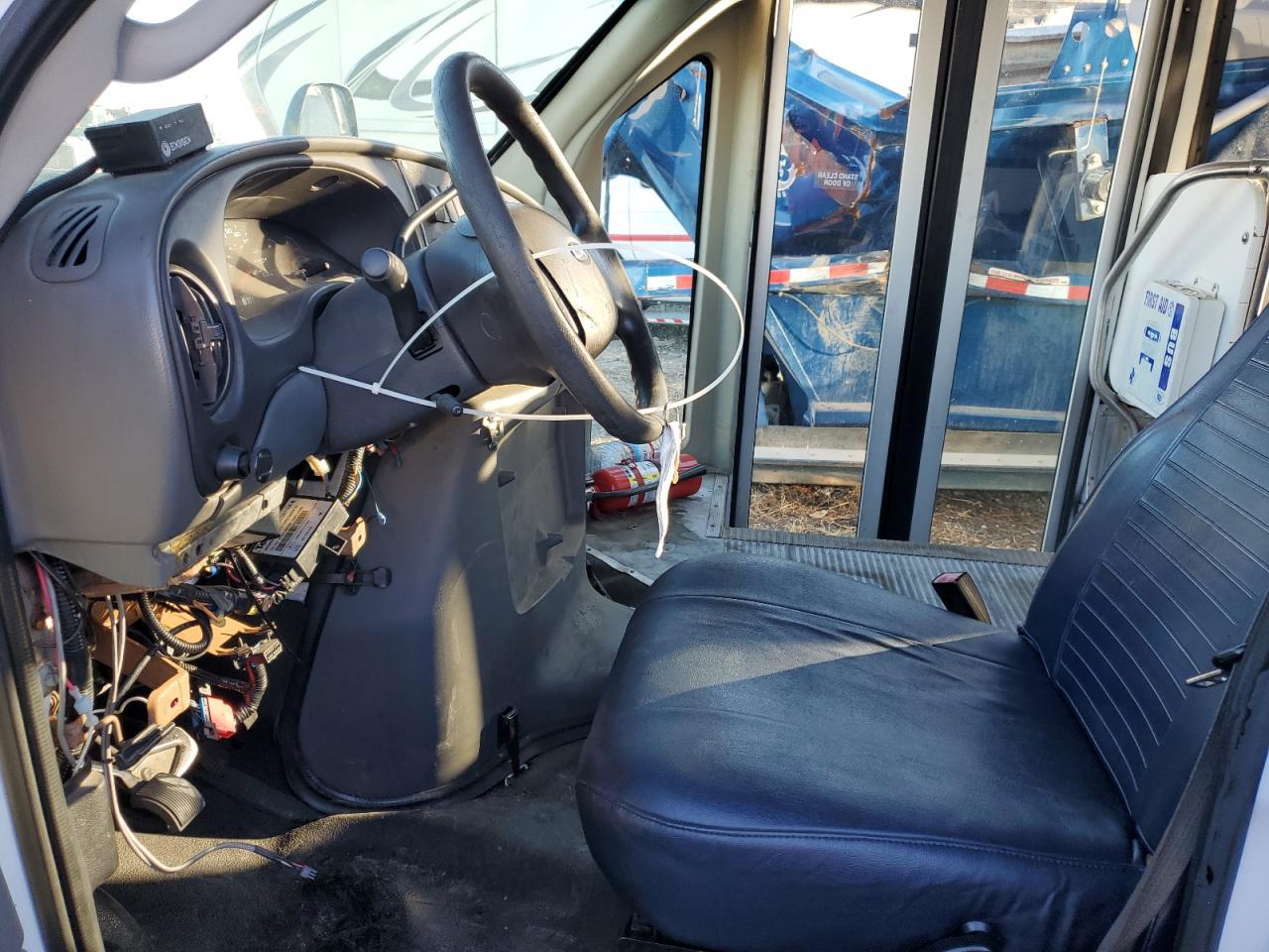 2008 Ford E450 Shuttle Bus - Image 5