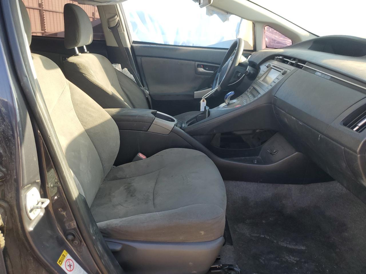 2014 Toyota Prius - Image 7