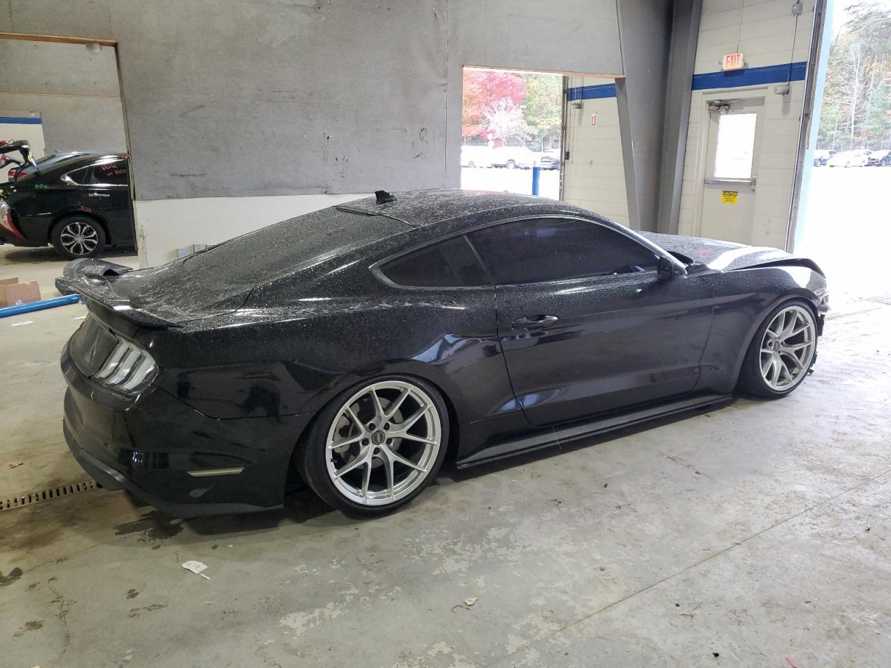 2021 Ford Mustang - Фото 3