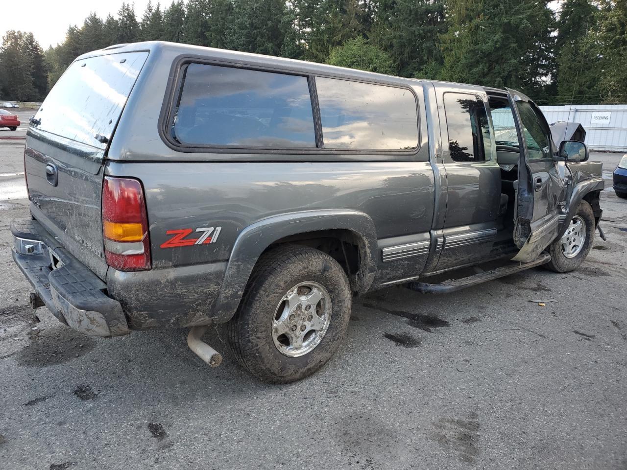 2000 Chevrolet Silverado K1500 - Image 3