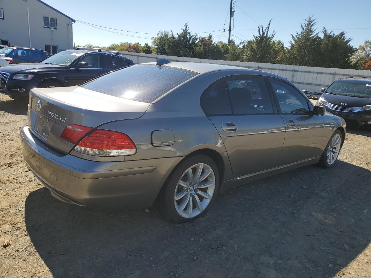 2007 BMW 750 - Фото 3
