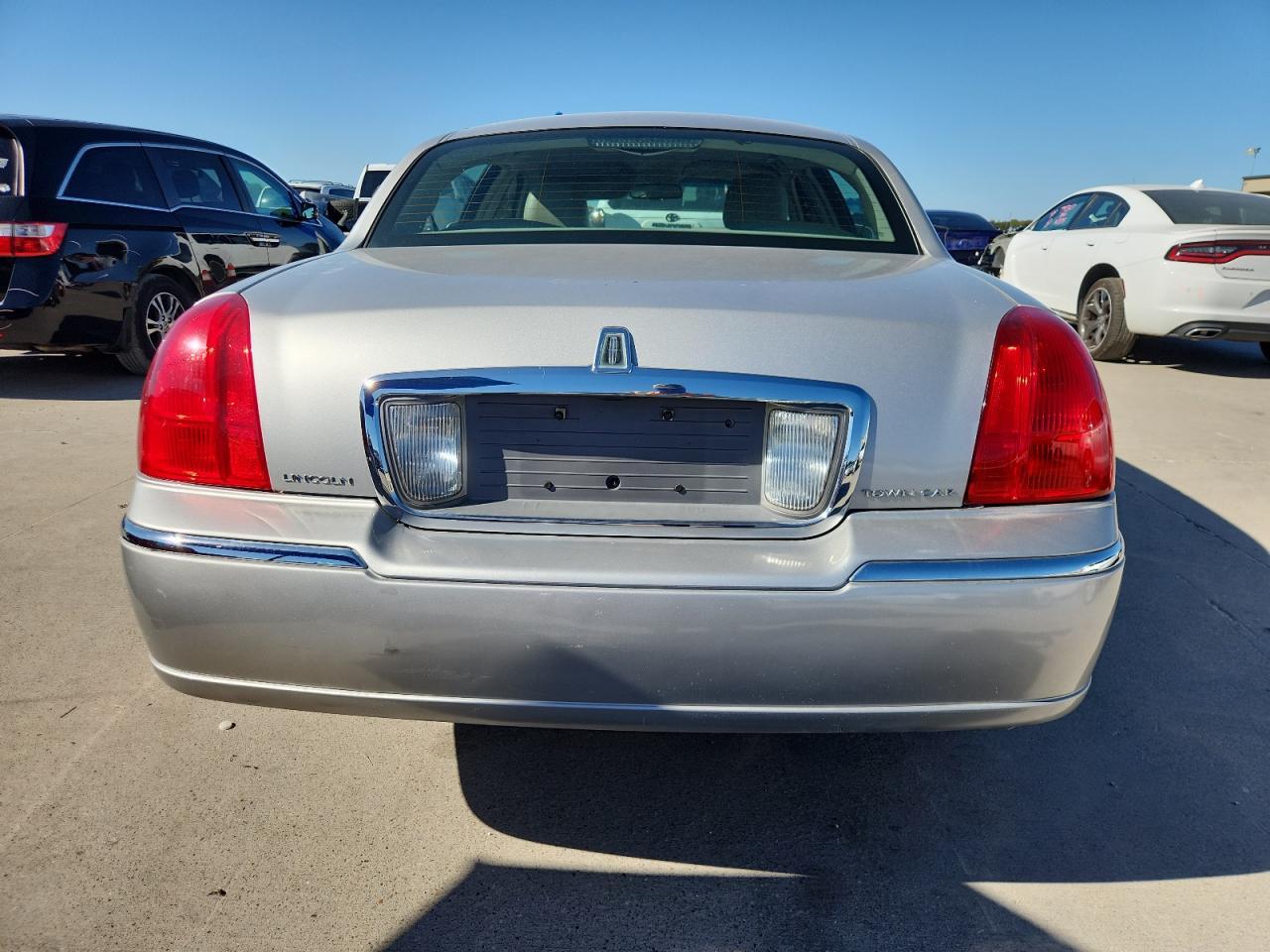 2007 Lincoln Town Car Signature - Фото 6