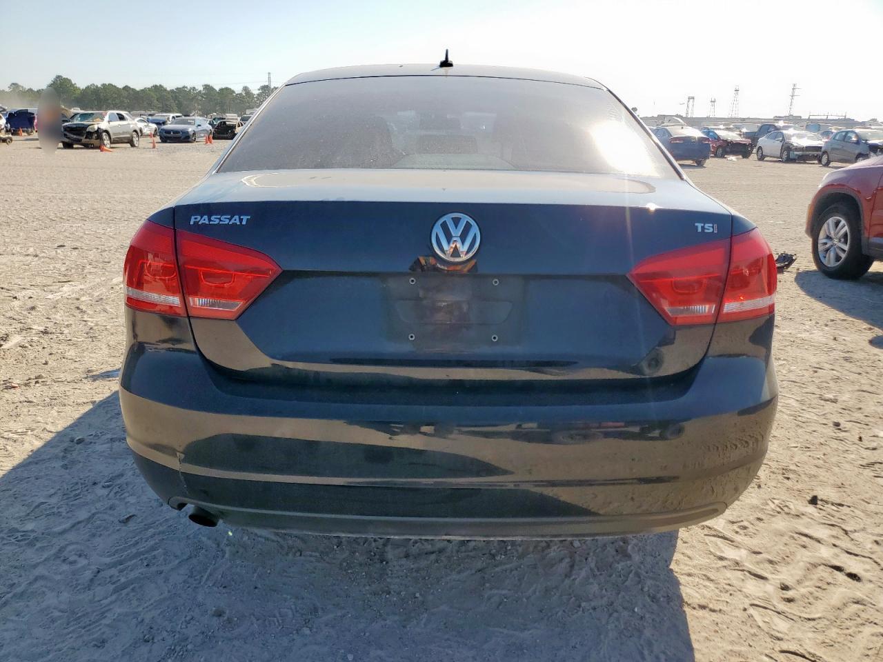2015 Volkswagen Passat S - Фото 6