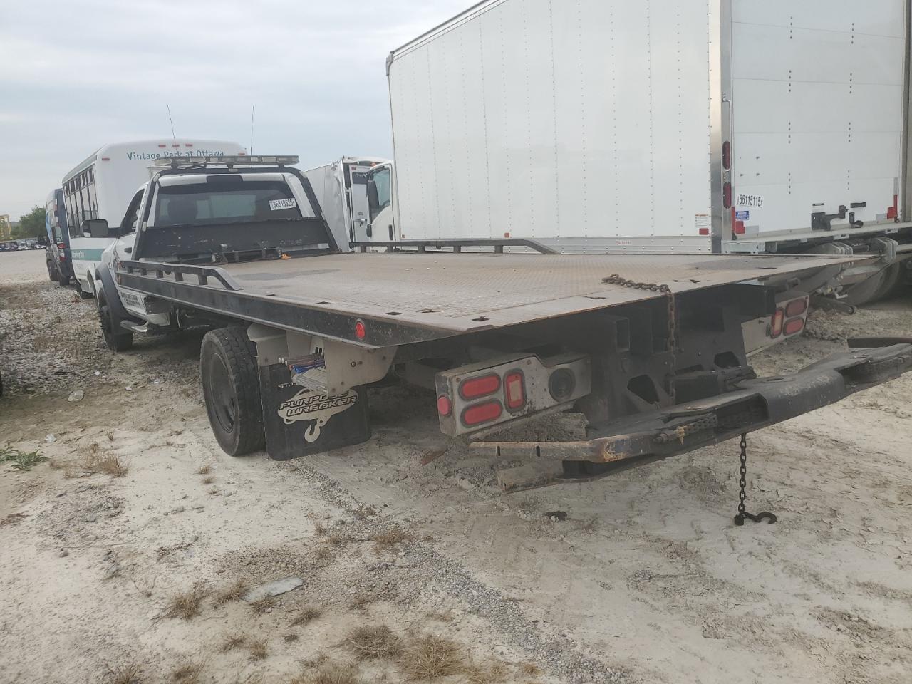 2017 Ram 5500 - Image 2