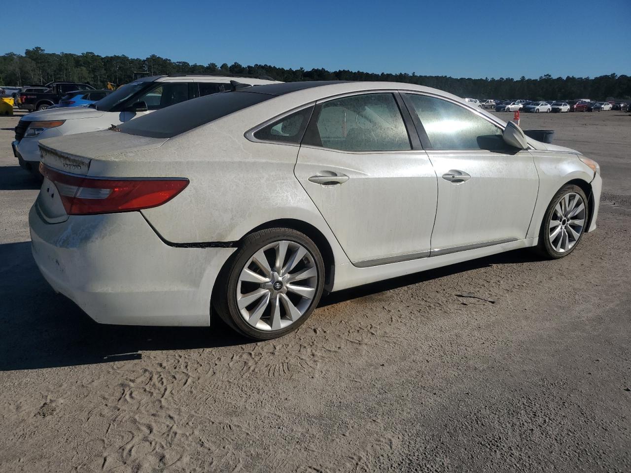 2015 Hyundai Azera Limited - Image 3