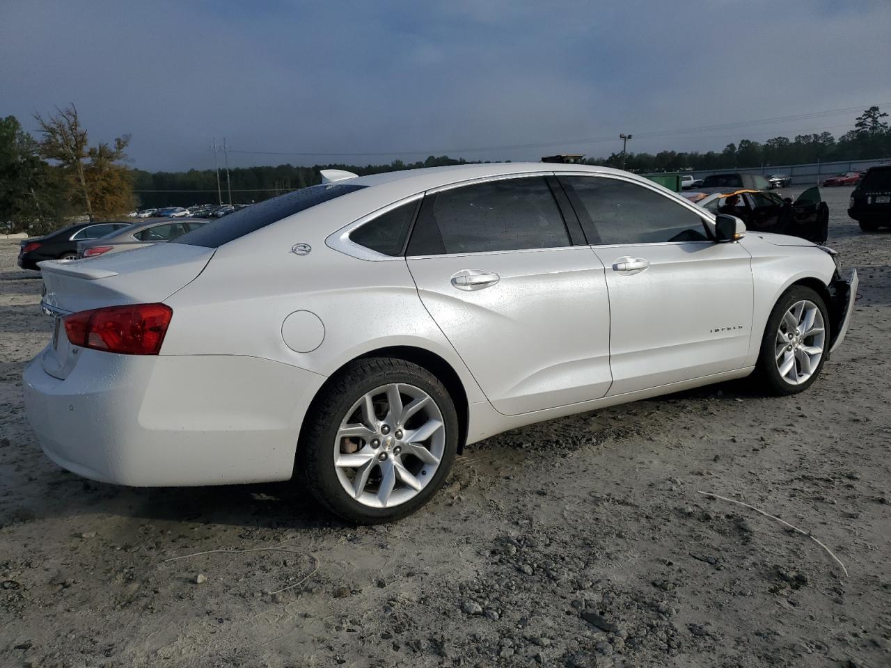 2017 Chevrolet Impala Lt - Image 3
