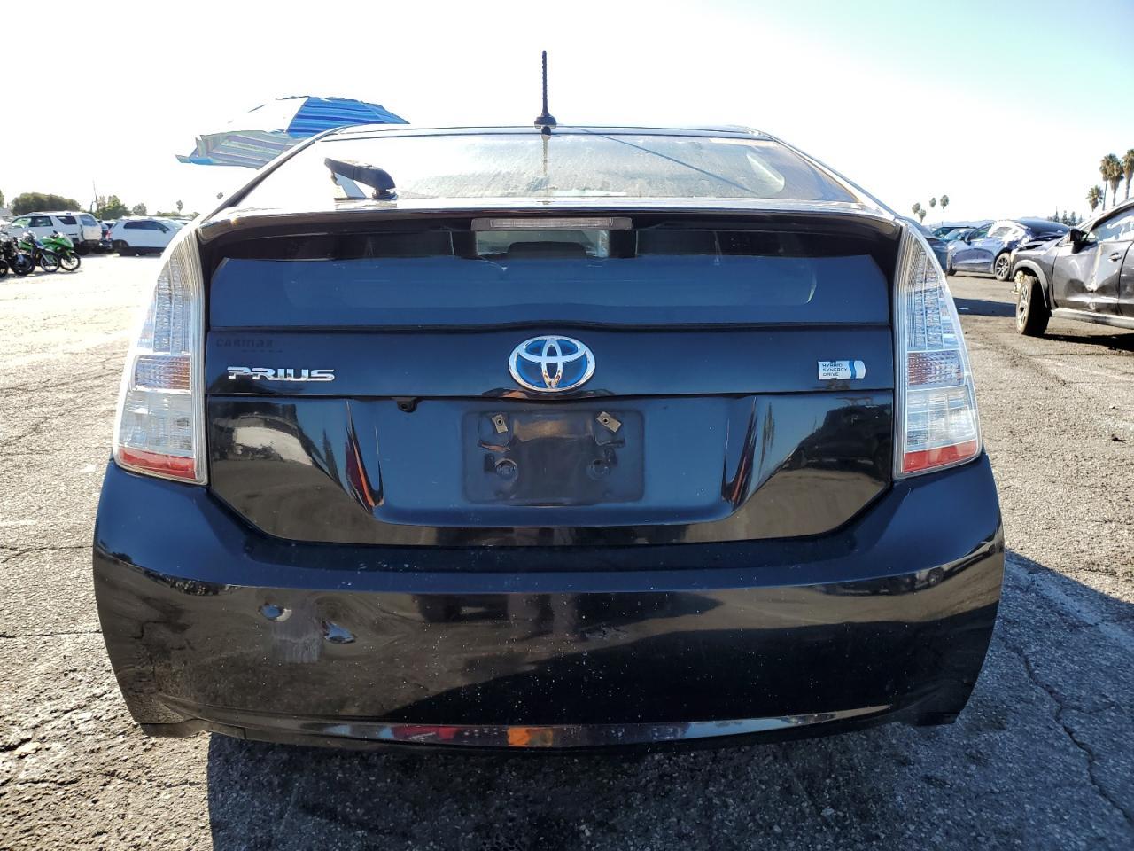 2011 Toyota Prius - Фото 6