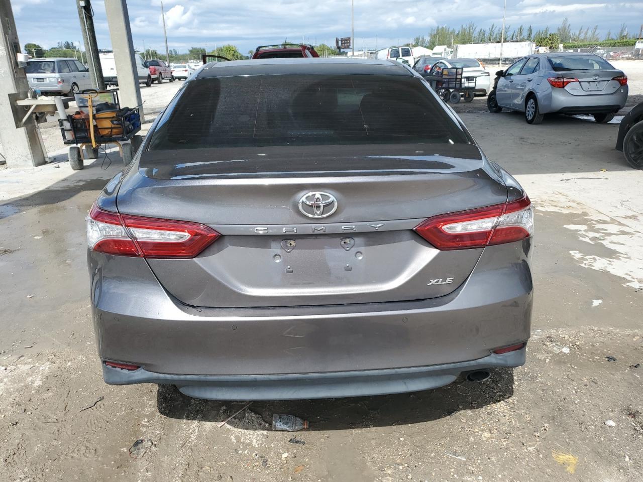 2018 Toyota Camry L - Фото 6