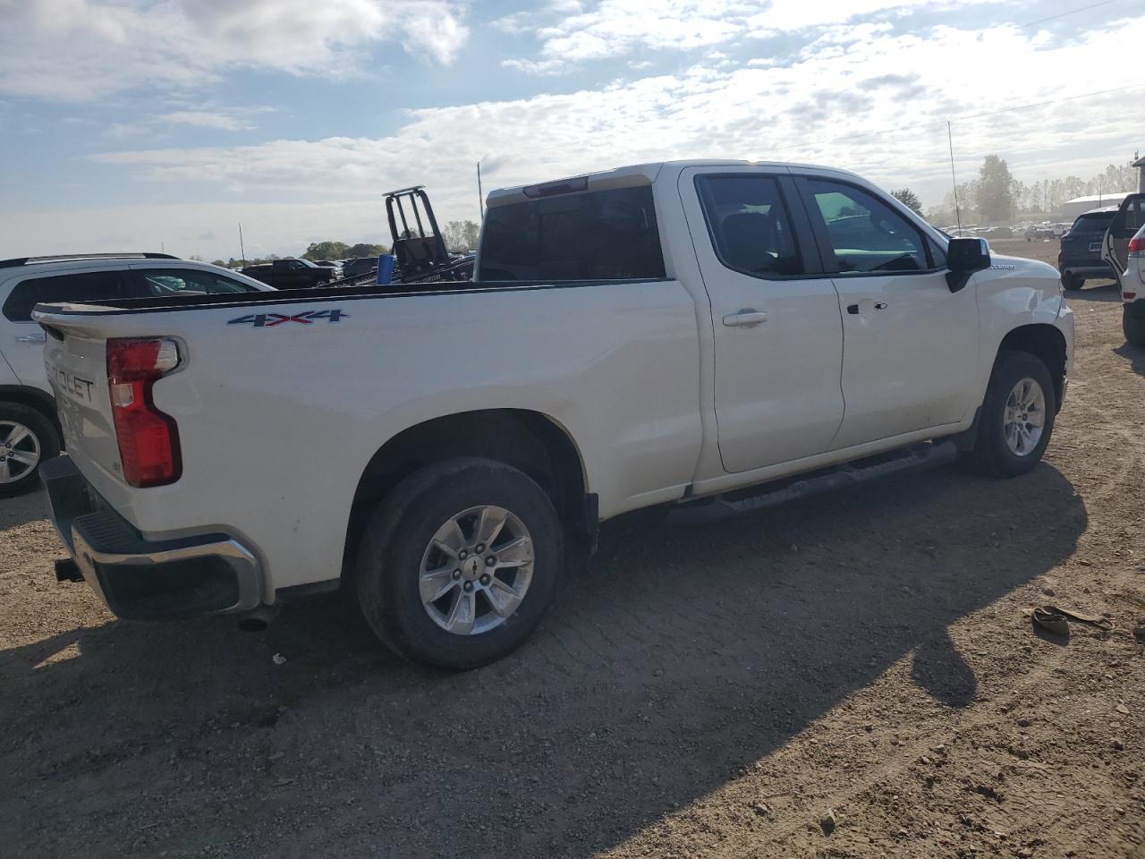 2020 Chevrolet Silverado K1500 Lt - Image 3