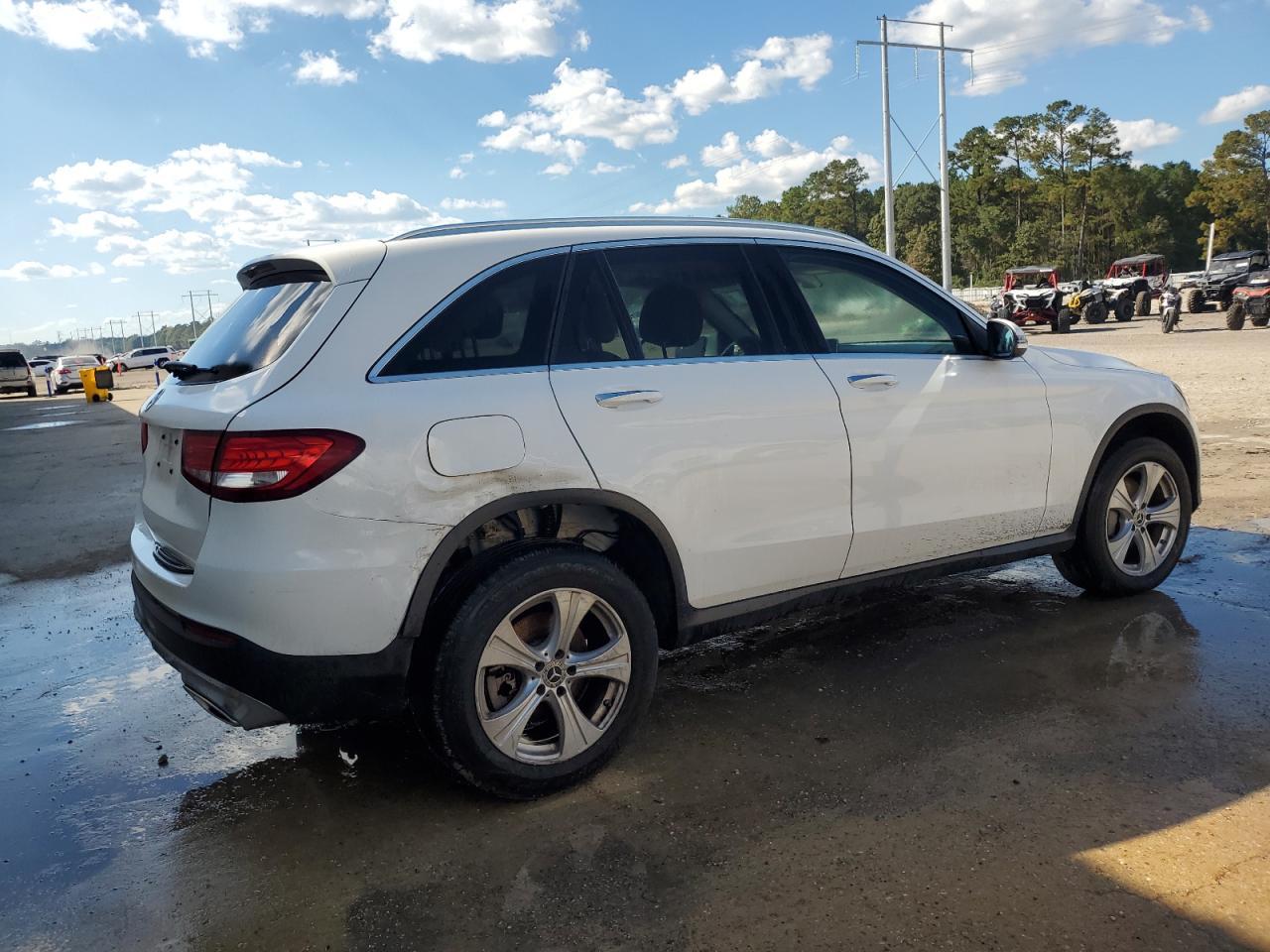 2017 Mercedes-Benz Glc 300 - Фото 3