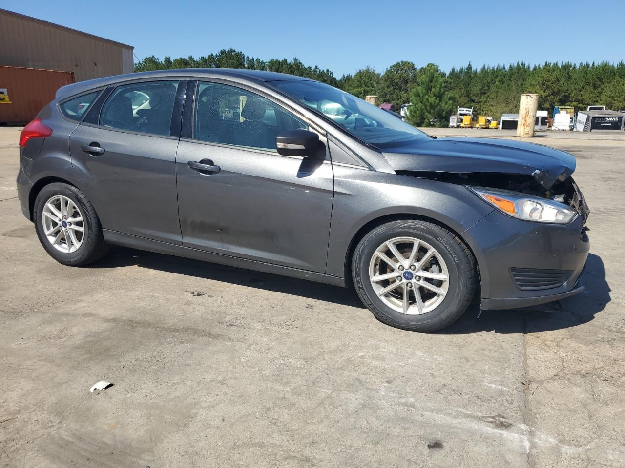 2017 Ford Focus Se - Image 4