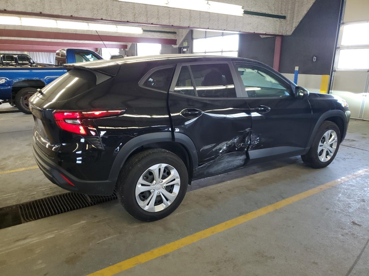 2024 Chevrolet Trax Ls - Фото 3