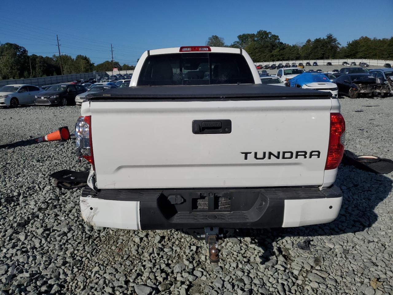 2018 Toyota Tundra Double Cab Sr - Image 6