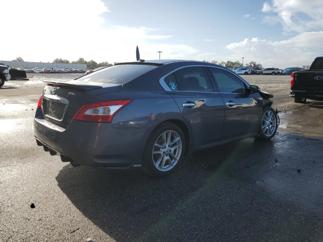 2010 Nissan Maxima S - Фото 3