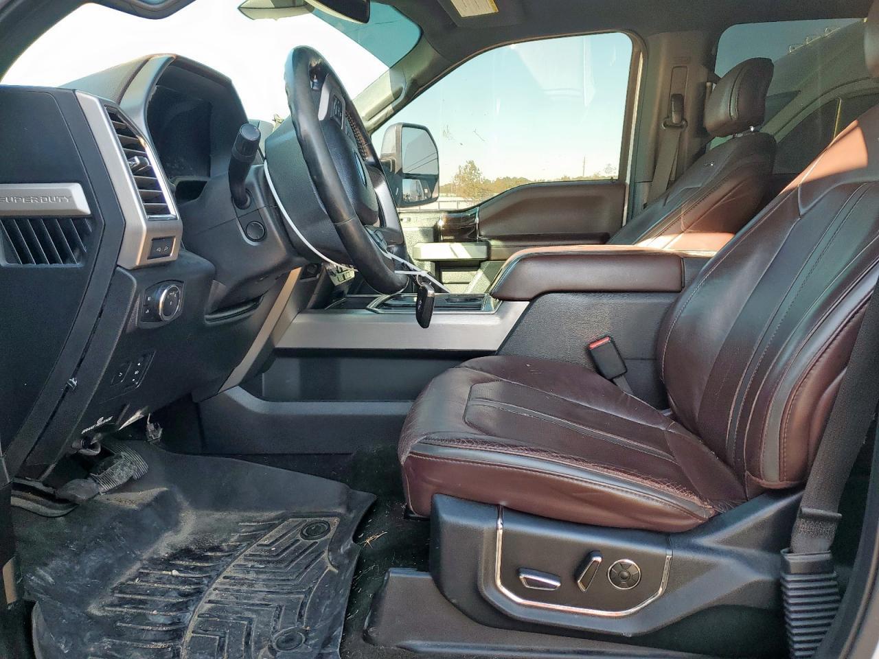 2017 Ford F350 Super Duty - Image 7