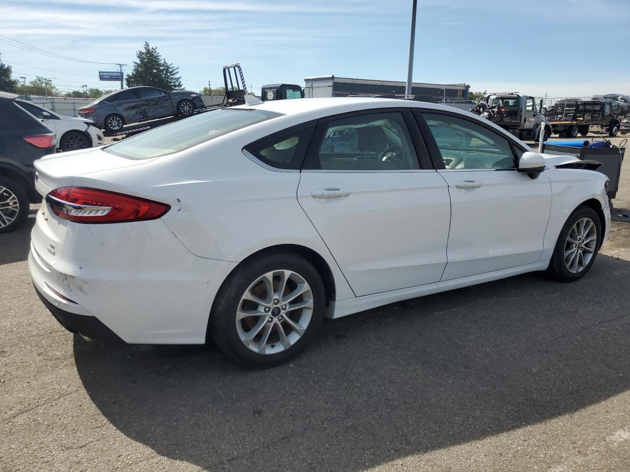2019 Ford Fusion Se - Фото 3