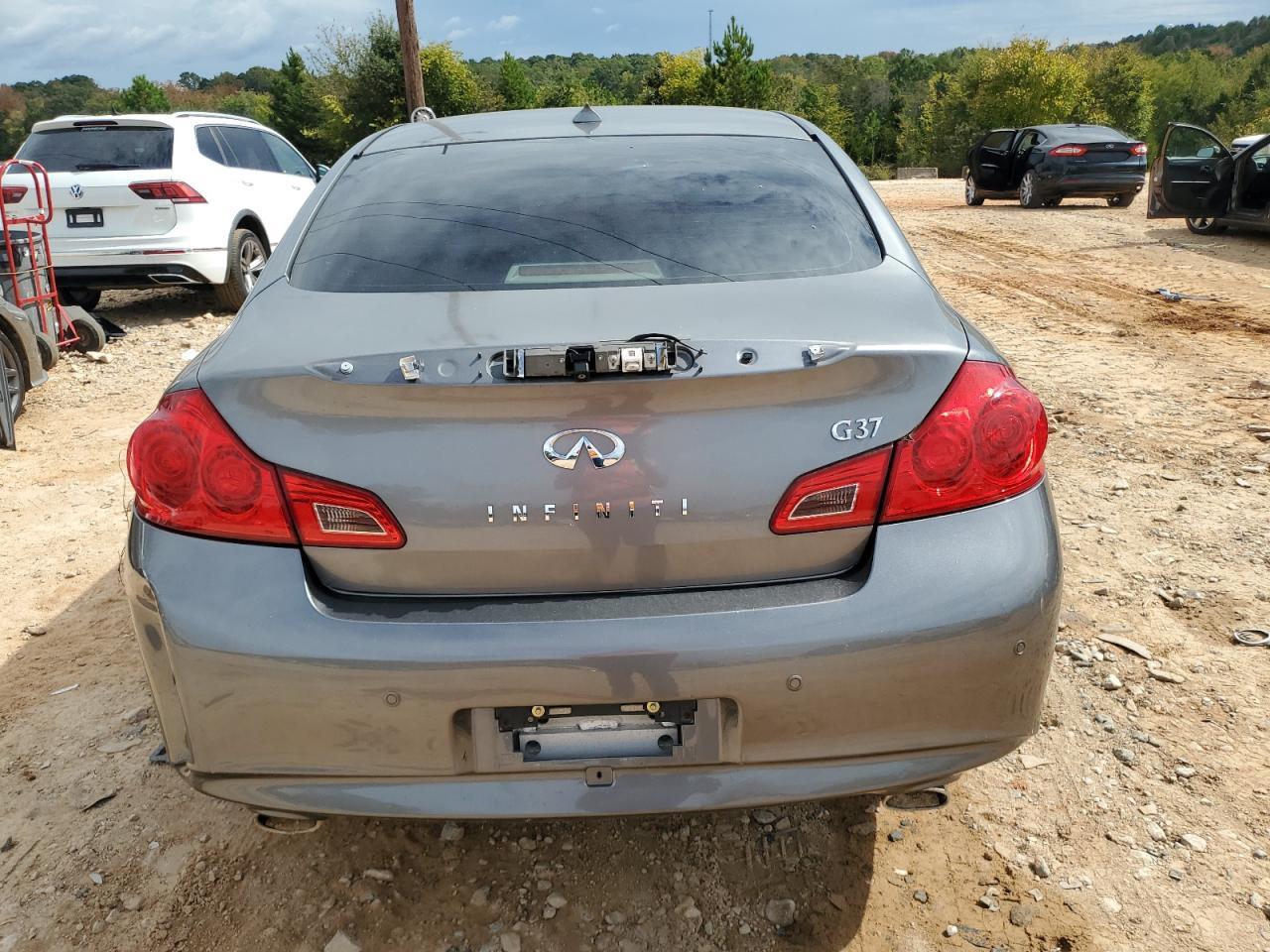 2010 Infiniti G37 Base - Фото 6