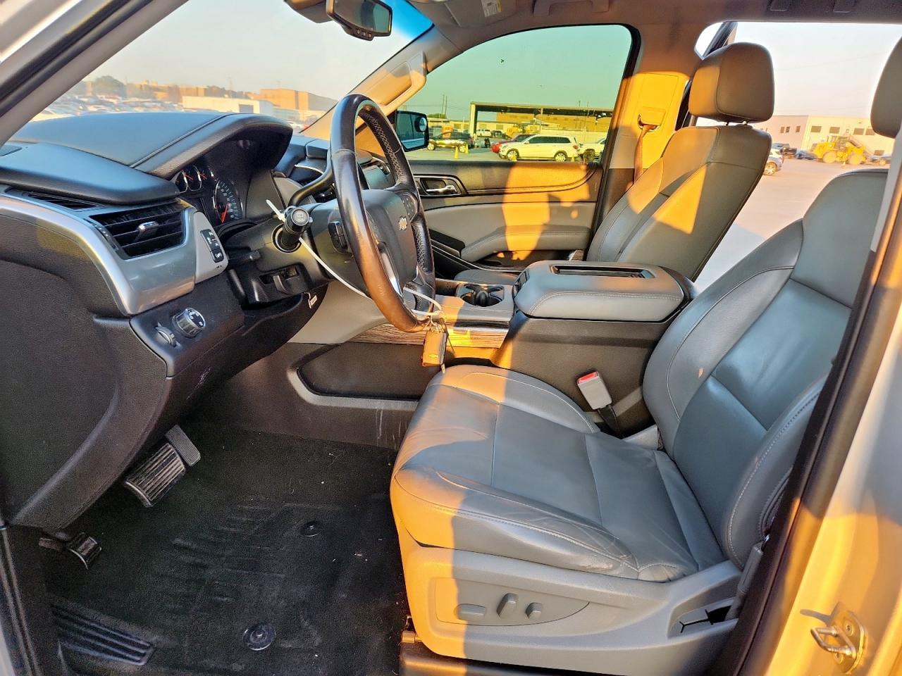 2017 Chevrolet Suburban C1500 Lt - Image 7