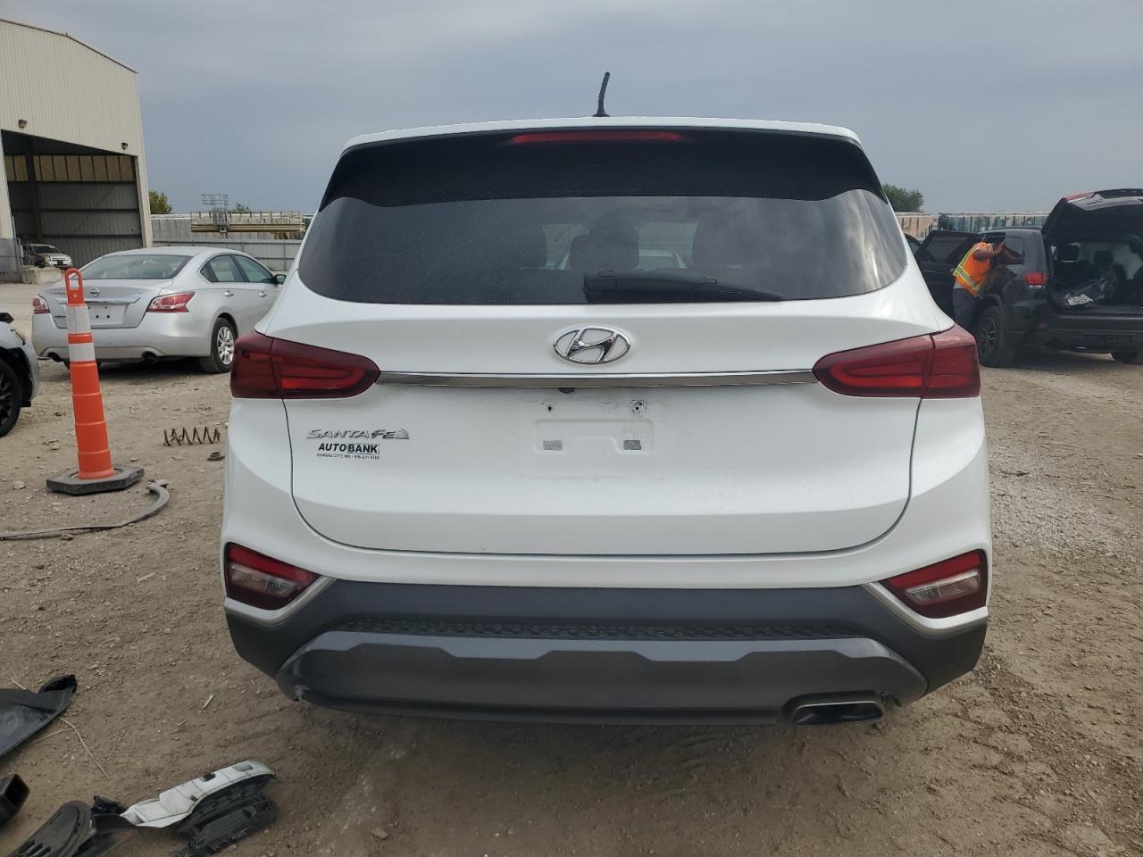 2019 Hyundai Santa Fe Se - Image 6