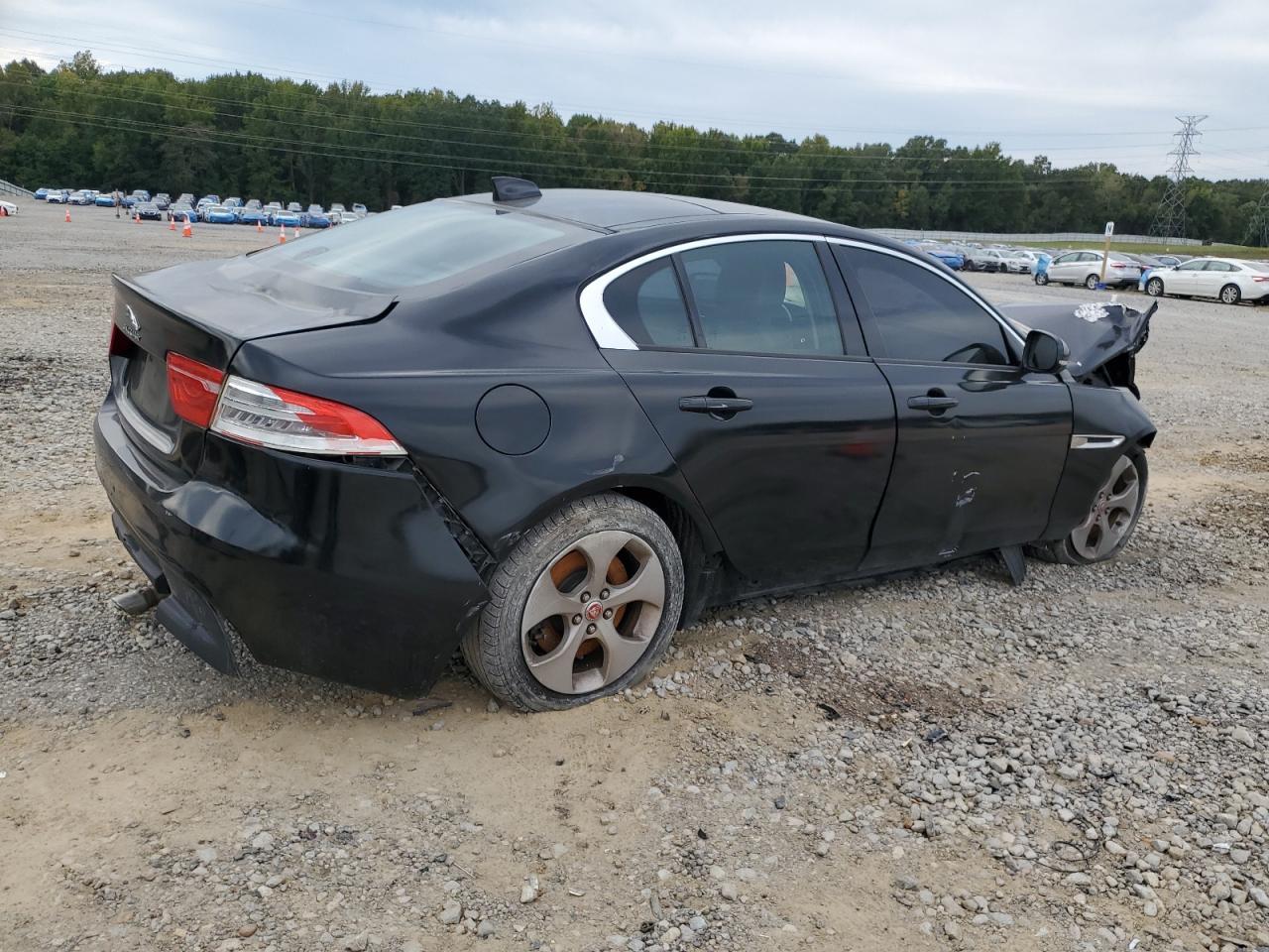 2018 Jaguar Xe - Image 3