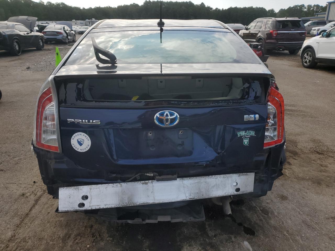 2015 Toyota Prius - Image 6