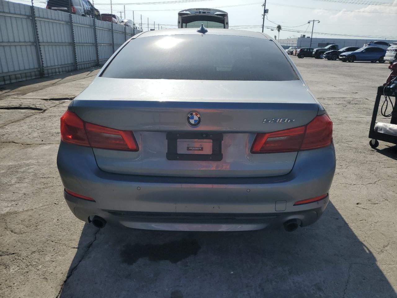 2019 BMW 530E - Фото 6