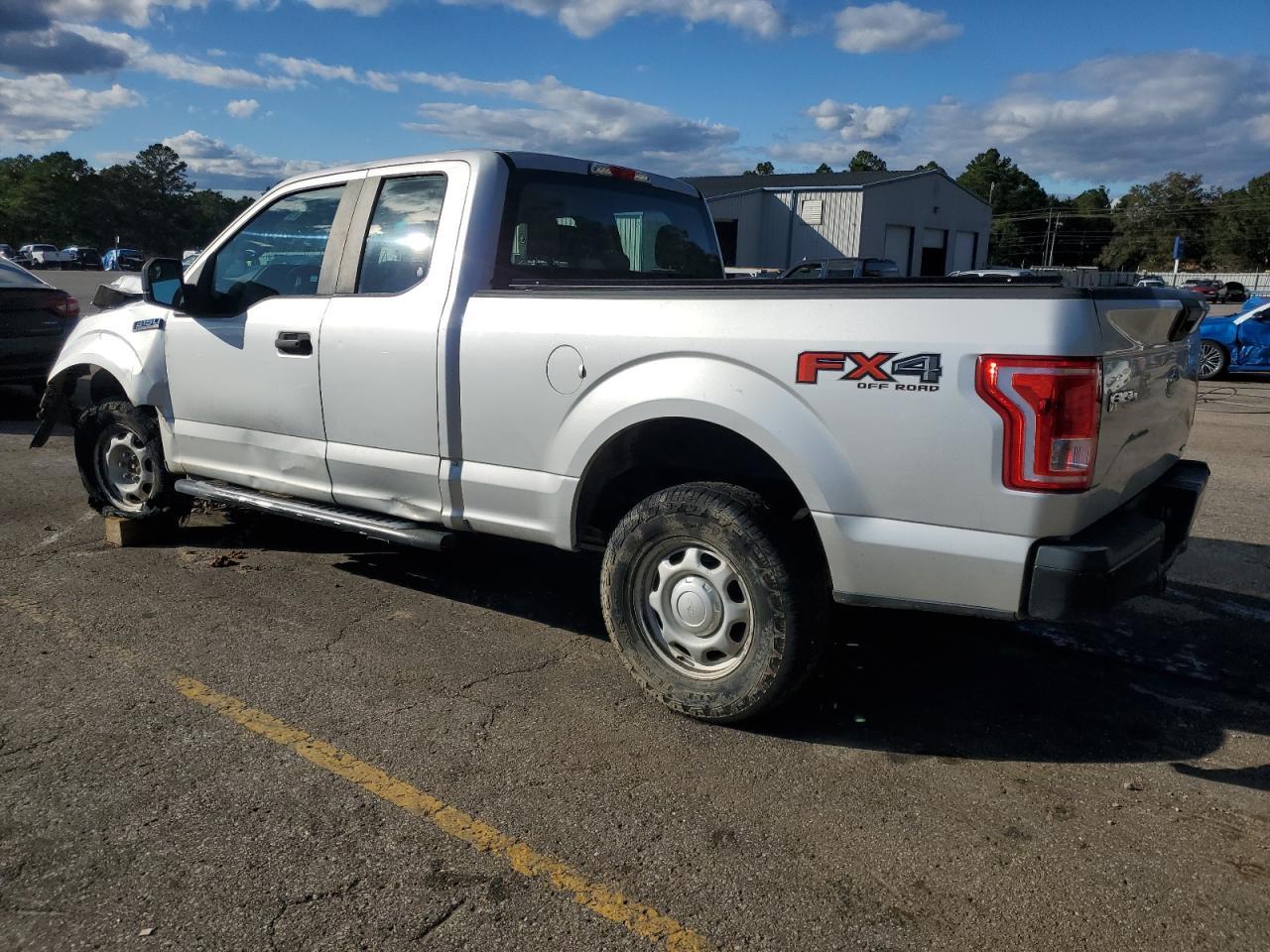 2016 Ford F150 Super Cab - Фото 2