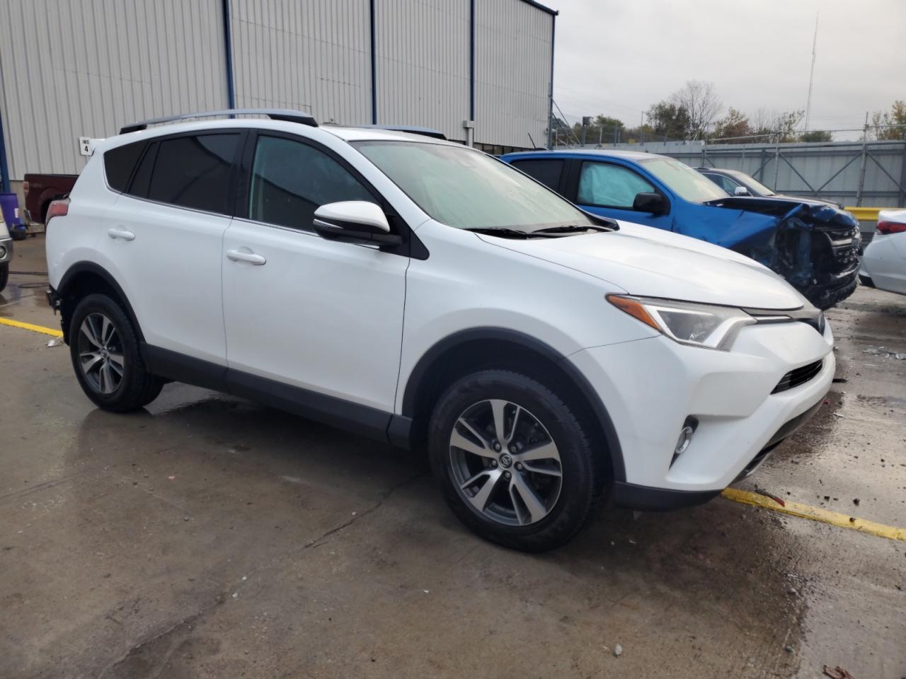 2018 Toyota Rav4 Xle - Image 4