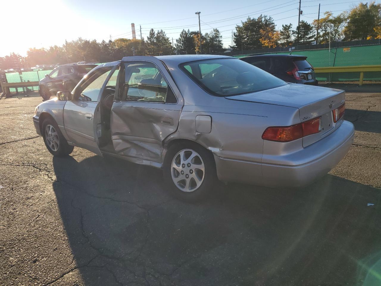 2000 Toyota Camry Ce - Image 2