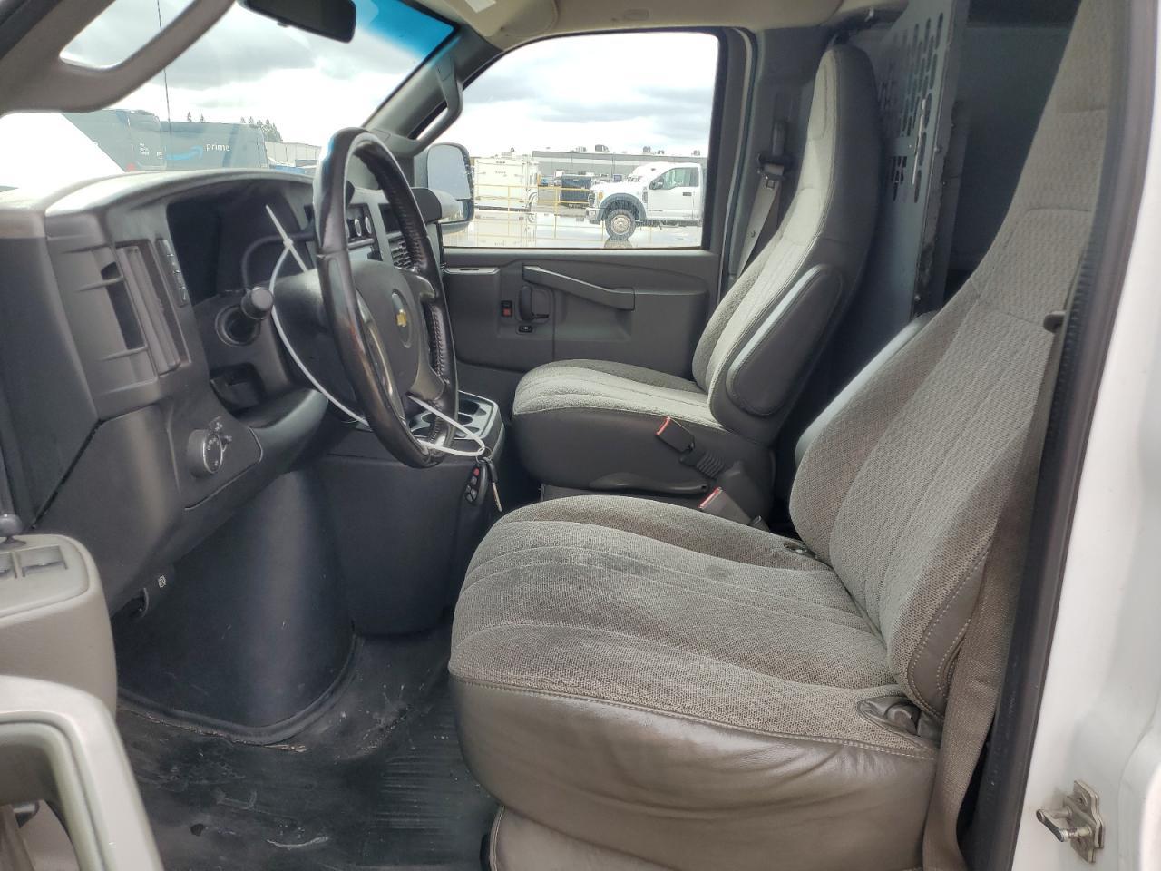 2017 Chevrolet Express G3500 - Фото 7