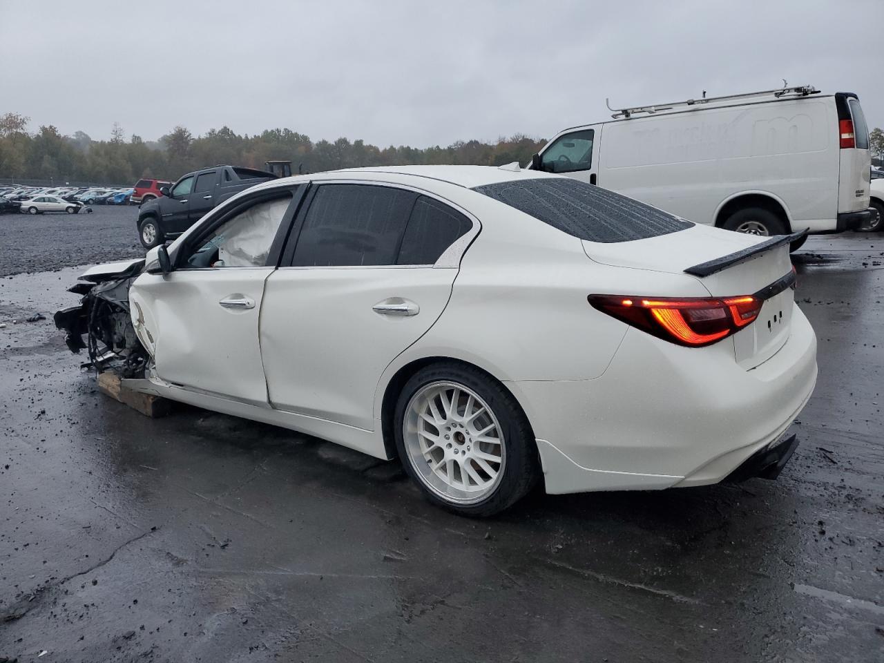 2018 Infiniti Q50 Luxe - Фото 2