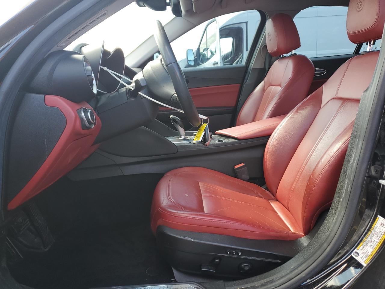 2019 Alfa Romeo Giulia - Фото 7