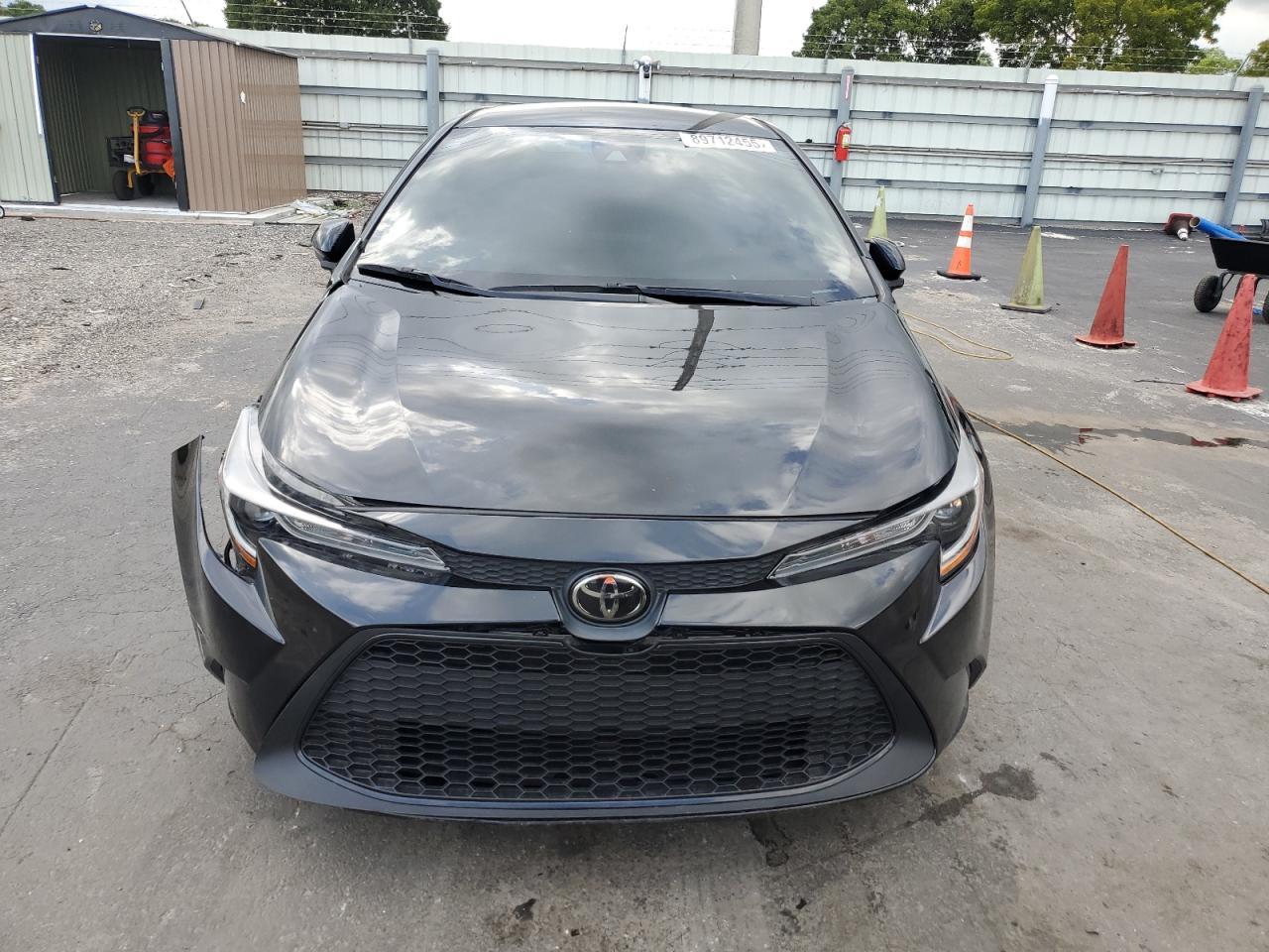 2022 Toyota Corolla Le - Image 5