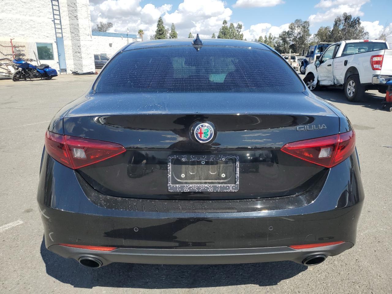 2020 Alfa Romeo Giulia - Фото 6