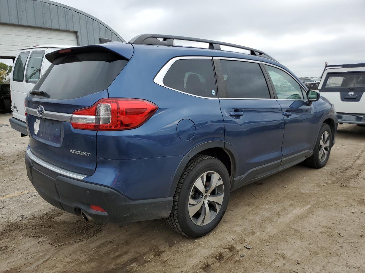 2022 Subaru Ascent Premium - Image 3