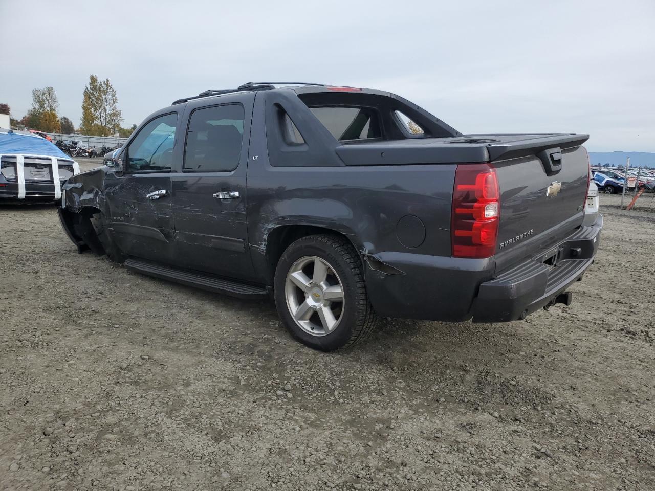 2011 Chevrolet Avalanche Lt - Фото 2