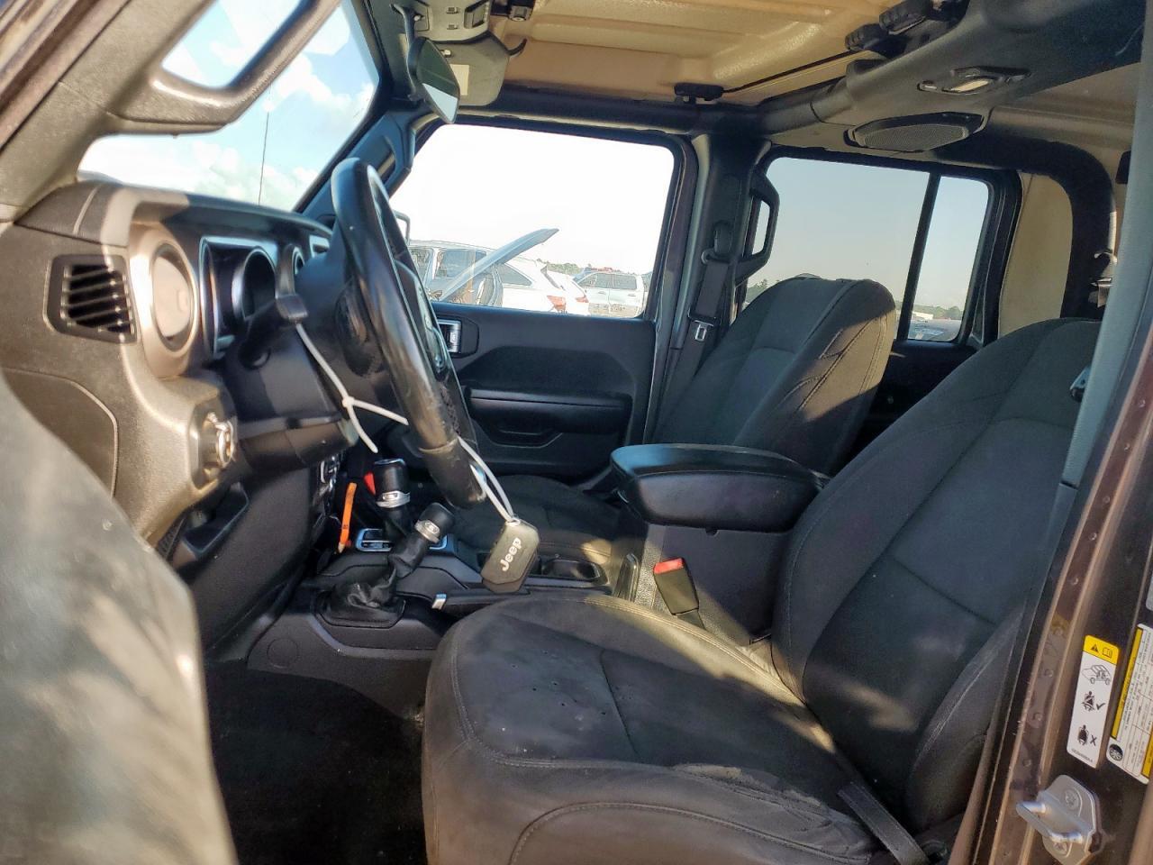 2020 Jeep Gladiator Sport - Фото 7