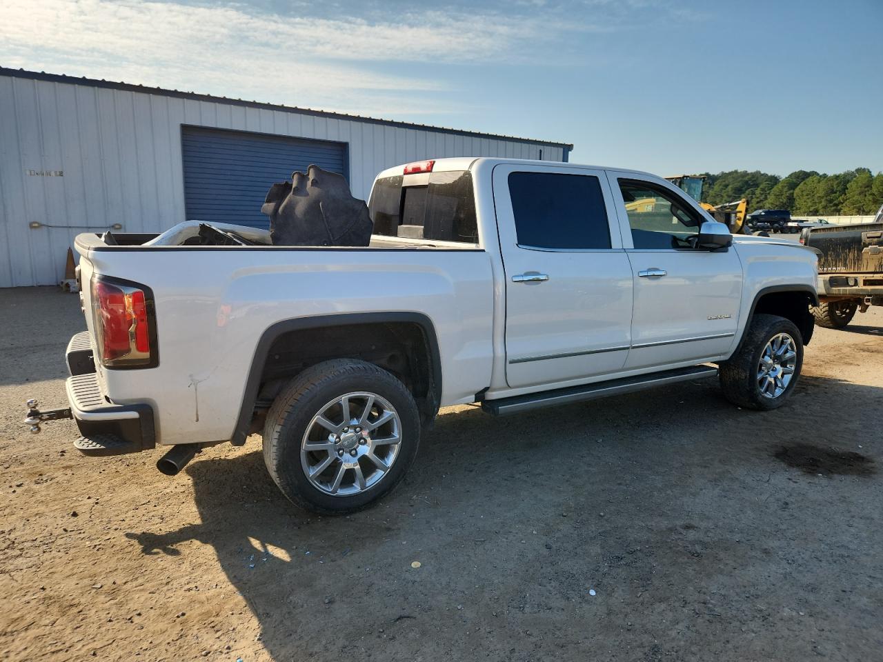 2018 GMC Sierra K1500 Denali - Image 3
