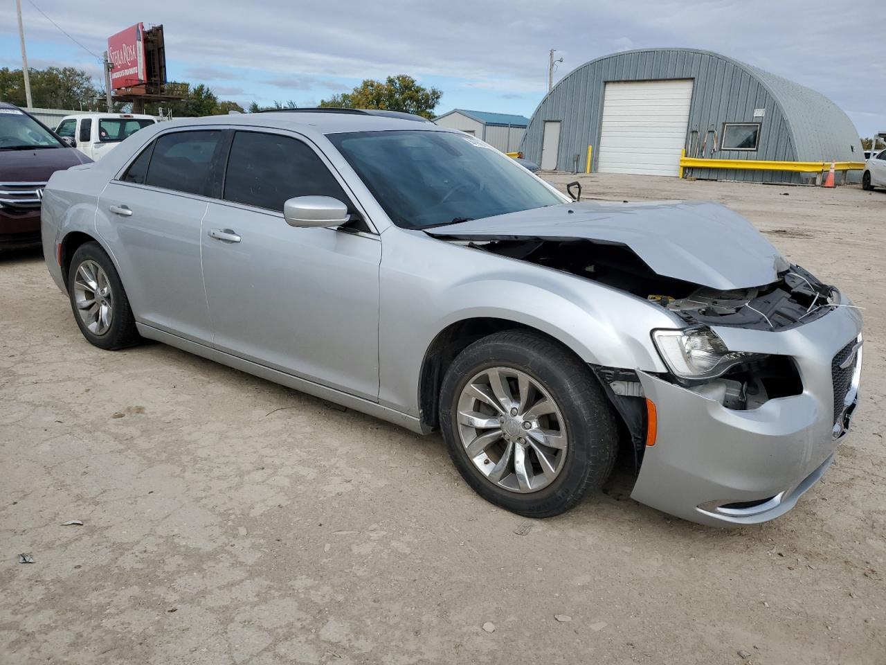 2021 Chrysler 300 Touring - Image 4