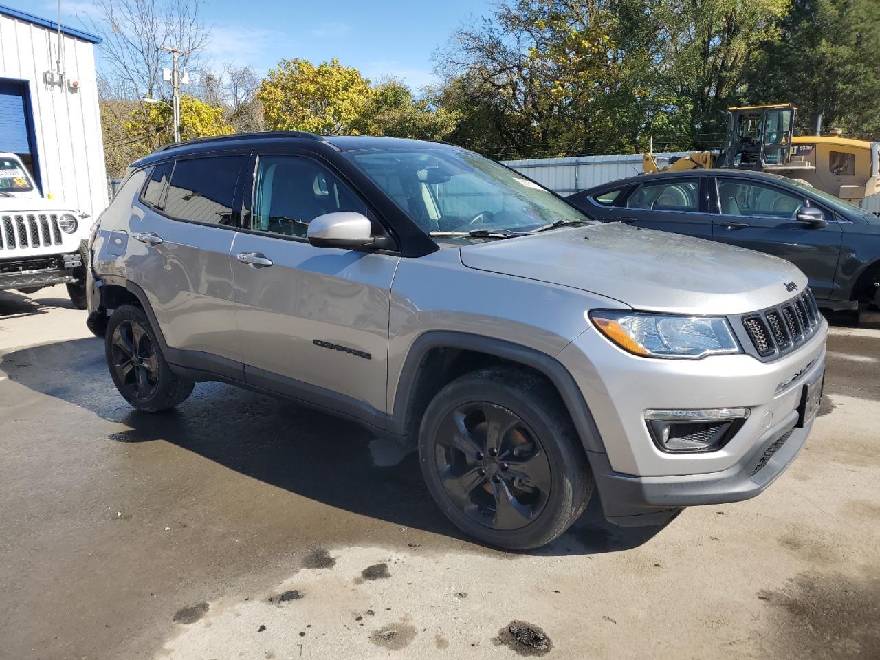 2019 Jeep Compass Latitude - Image 4