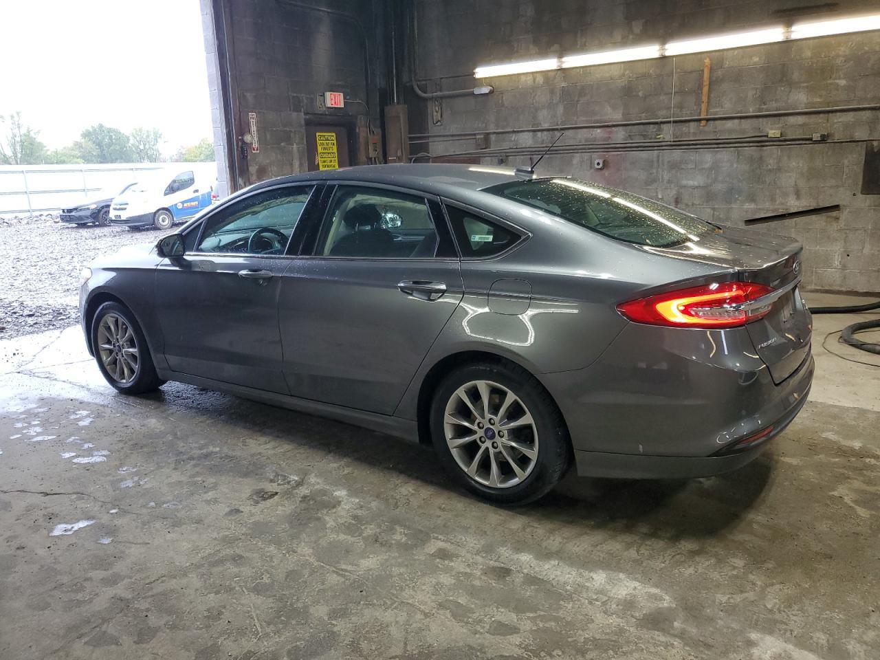 2017 Ford Fusion Se - Фото 2