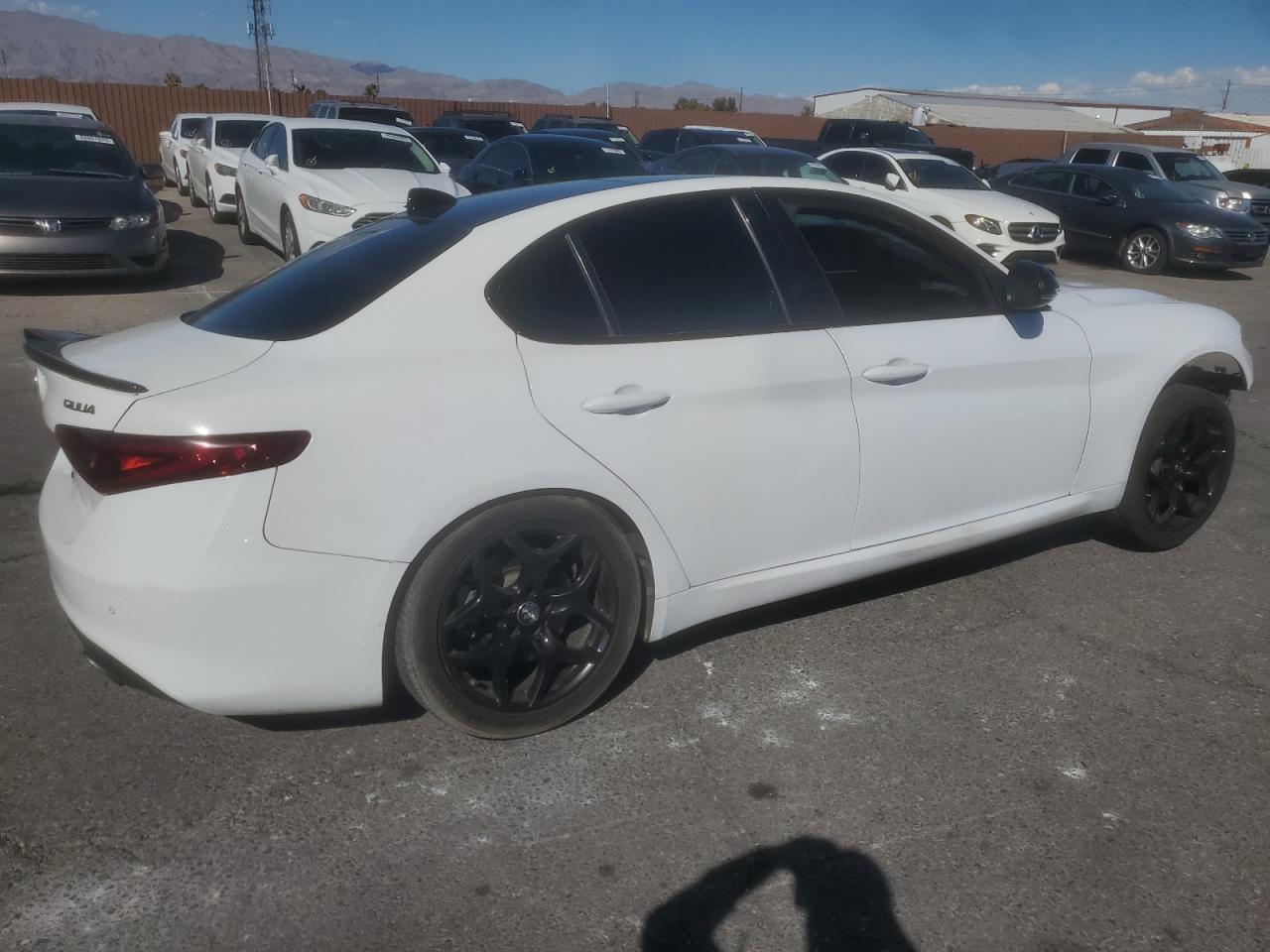 2021 Alfa Romeo Giulia Sport - Фото 3