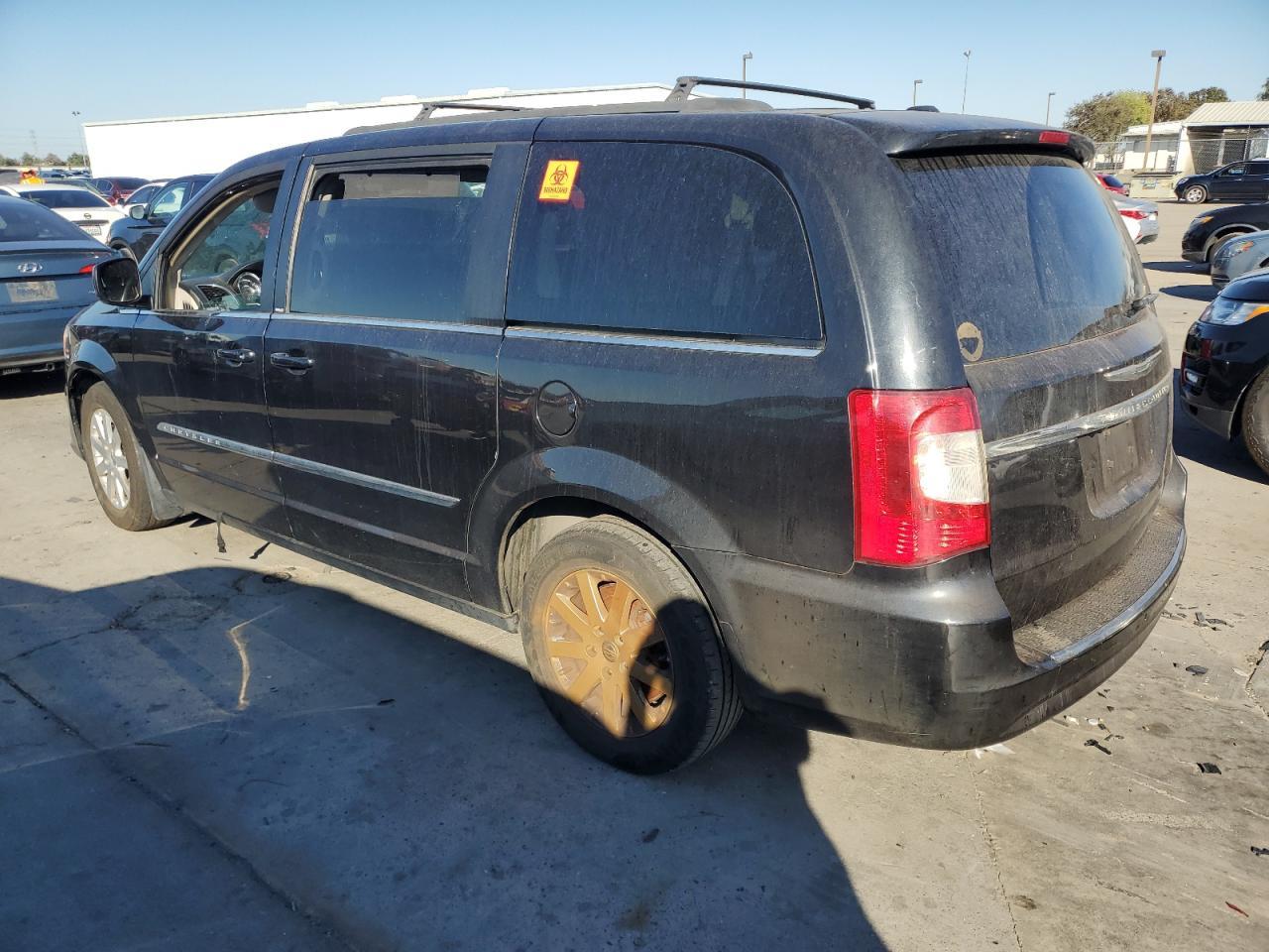 2014 Chrysler Town & Country Touring - Фото 2