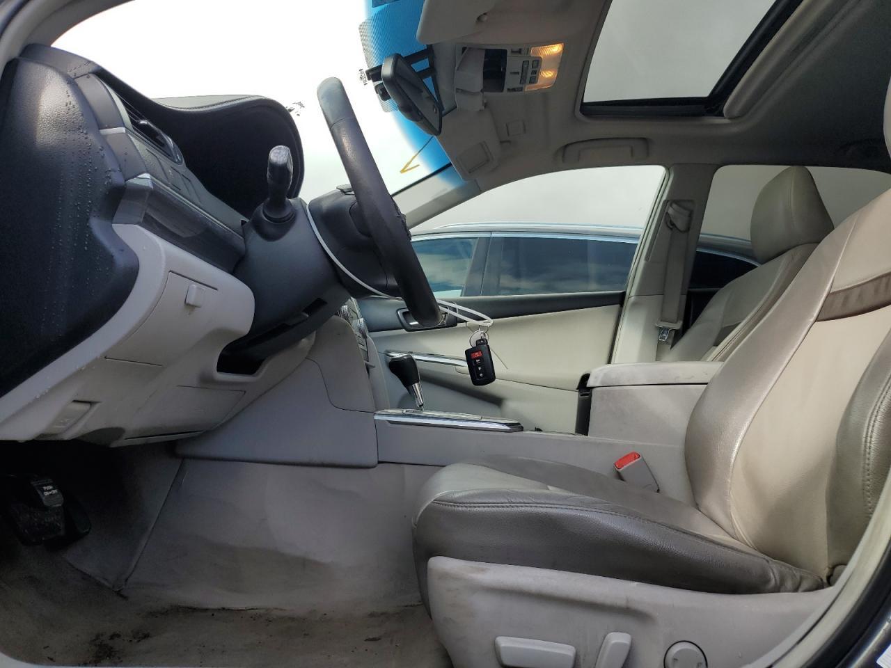 2013 Toyota Camry Hybrid - Image 7